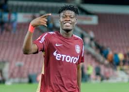Talismanic Forward Emmanuel Yeboah leaves for Czech to complete Slavia Prague move 1 images 8