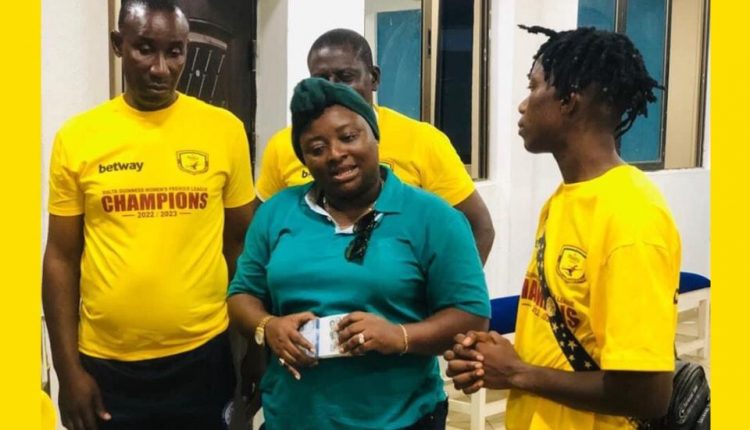 Berry Ladies FC's CEO gifted Ampem Darkoa Ladies a sum of money for being Champions