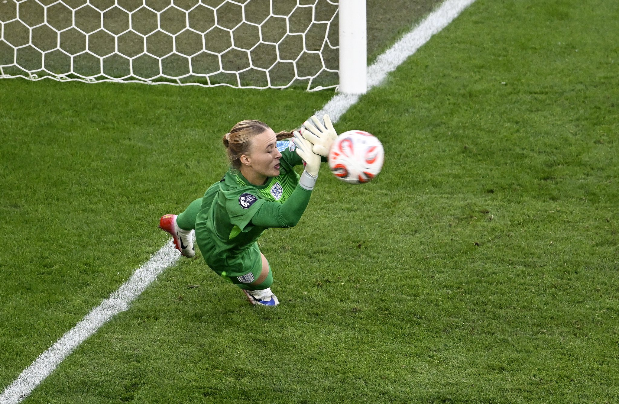 England have won back-to-back Women's EURO titles, beating Spain on penalties 1 20250727 195929