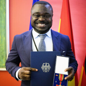Special honor: Ordained German- Ghanaian bron Gerald Asamoah receives the Federal Cross of Merit 1 20251105 150132